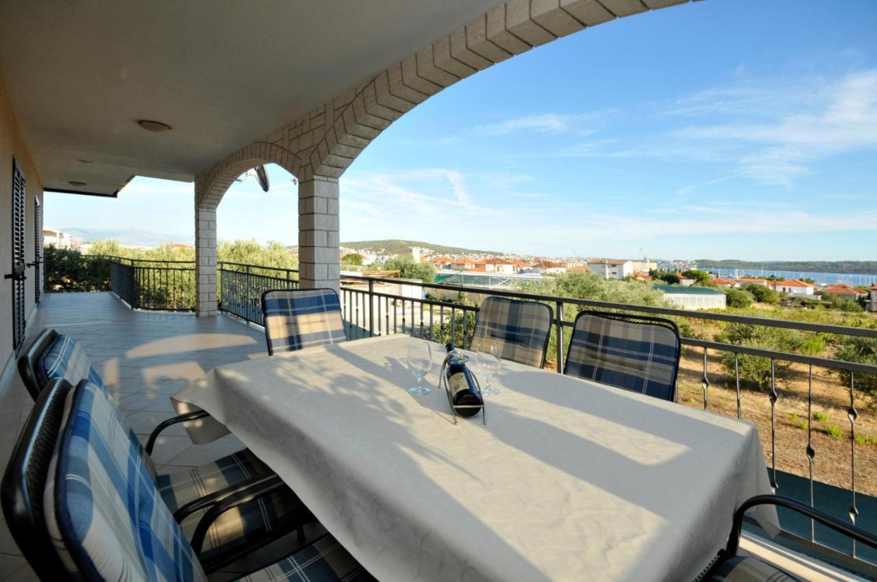 Roso Apartment With Sea View Traù Esterno foto